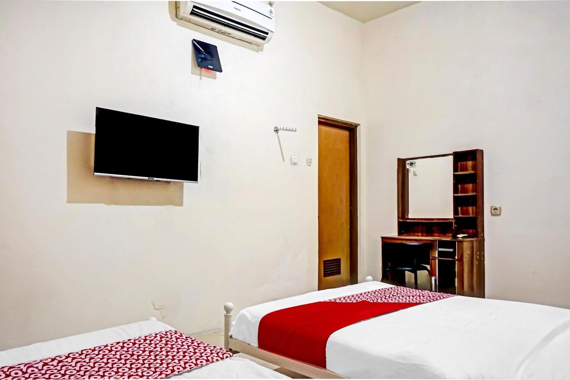 Oyo 90689 Lily House Tangerang Exterior foto